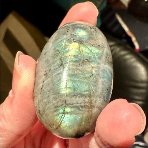 Large Natural Labradorite Worry Stone - Picture 11 of 13